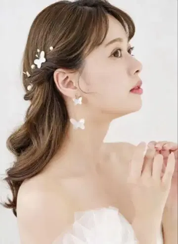 ANNAN WEDDING 나비 모티브 귀찌