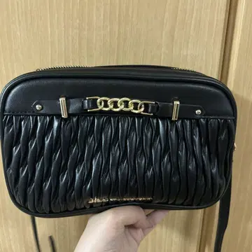 [ 새상품 ] JILL BY JILLSTUART 퍼피 포쉐트 black