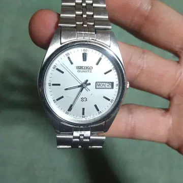 SEIKO 쿼츠 손목시계 실버