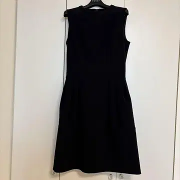 FOXEY NEW YORK 슬리브리스 원피스