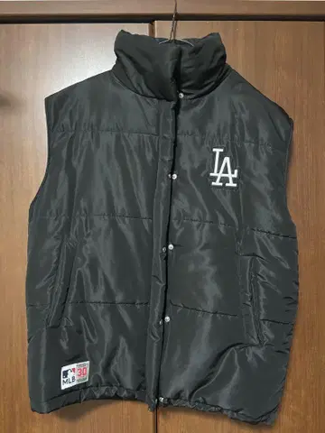 MLB LA 로고 자수 블랙 다운 베스트 프리 사이즈