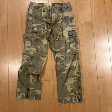 Abercrombie and Fitch 카고 팬츠 M 사이즈