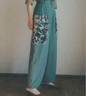 clane 패널 플라워 팬츠