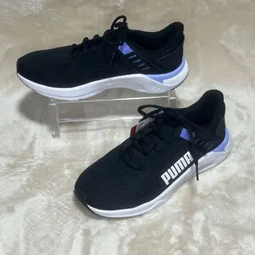 PUMA 러닝화 블랙 퍼플 24cm 여성용