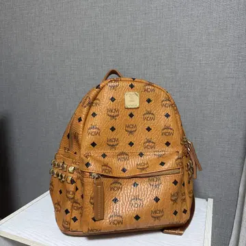 MCM 카멜 백팩 스터드 장식