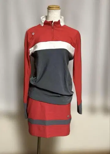 데상트 골프 여성용 셋업 빨간색