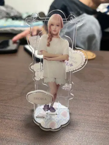 IROHA 아크릴 스탠드 화이트