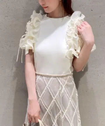 snidel 프릴 슬리브 컷 풀오버