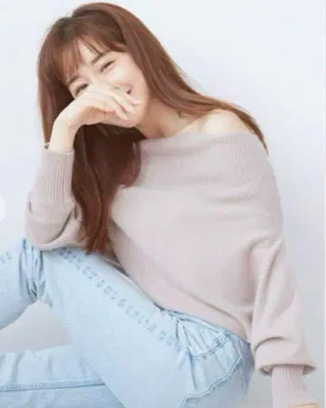 SNIDEL 캐시미어 100% 오프숄더 니트 핑크 계열 긴팔