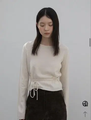 아이보리 드로우 스트링 니트