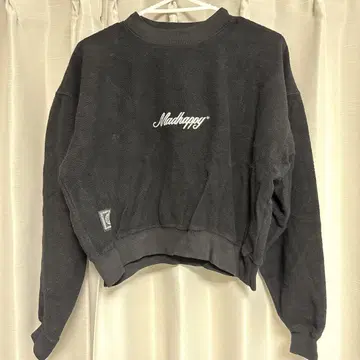 Madhappy 블랙 맨투맨 트레이닝복