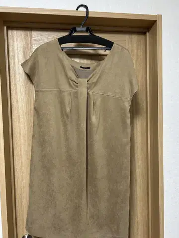 베이지 스웨이드풍 미디 스커트