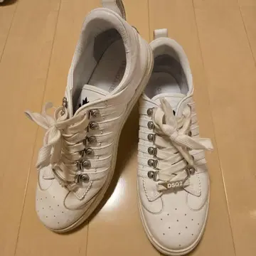 DSQUARED2 화이트 스니커즈