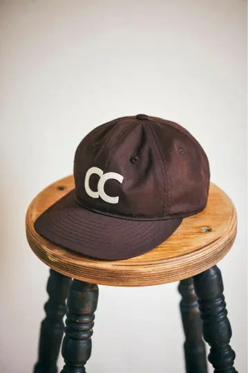 CC FELT LOGO 6 PANEL CAP 브라운 x 화이트 새상품급