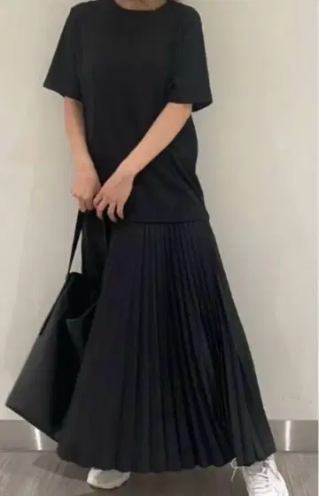 emmi atelier 도킹 플리츠 원피스 도킹 원피스
