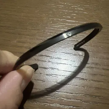 블랙 뱅글 스톤 부착