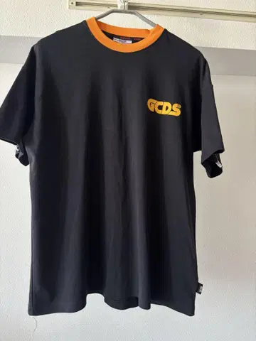 GCDS 로고 티셔츠 블랙/오렌지