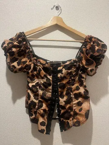 MAISON SPECIAL 레오파드 무늬 상의