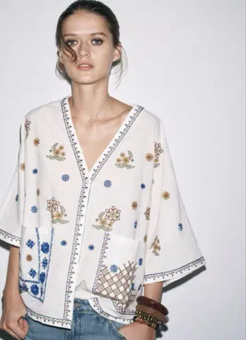 택 포함 새상품 ZARA 플라워 자수 블라우스 M 사이즈