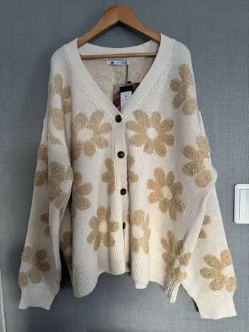 새상품 아비도쿄 보아 플라워 자카드 V넥 빅 실루엣 가디건