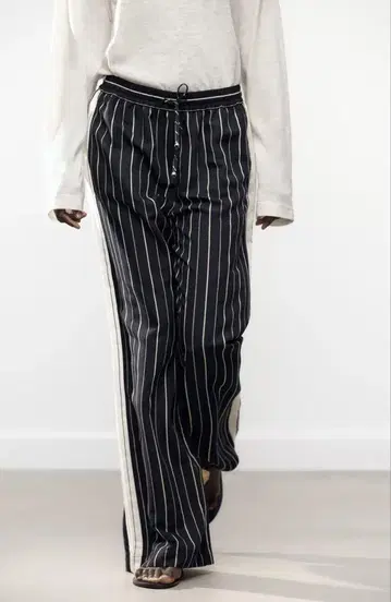 ZARA 스트라이프 패턴 팔라초 팬츠