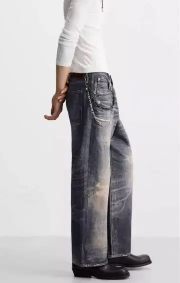 ZARA 프린트 가공 빈티지 배기 데님 38