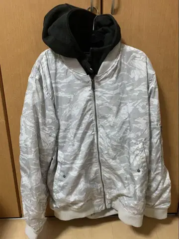 카모플라쥬 디자인 자켓 후드 부착