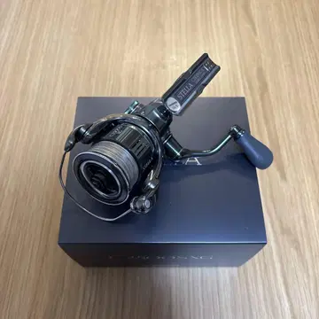 시마노 22 스텔라 c2500sxg [ 약간의 흠집 있음 ]
