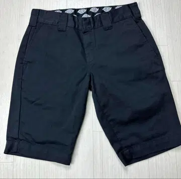 Dickies 디키즈 하프 팬츠 원포인트 로고 W30 블랙