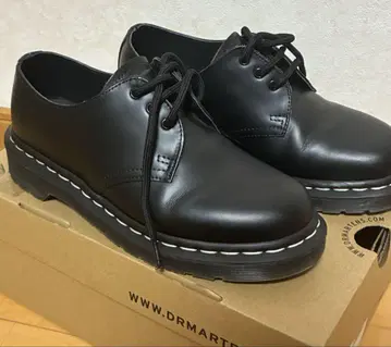 Dr.Martens / 닥터마틴 화이트 스티치 흰색 스티치