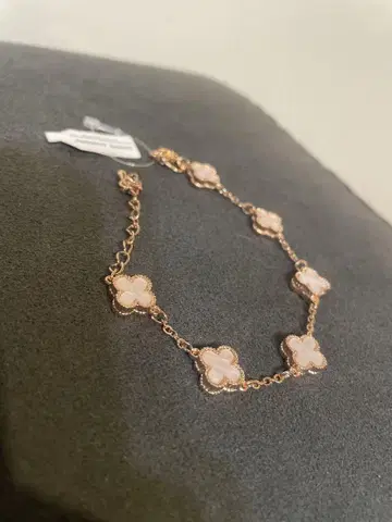 로즈 골드 플라워 모티브 팔찌