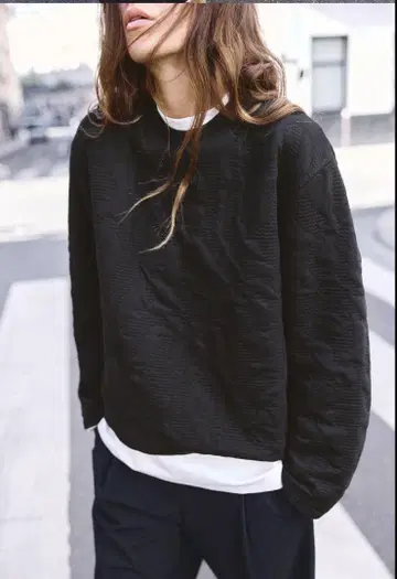 ZARA 퀼팅 스웨트 셔츠