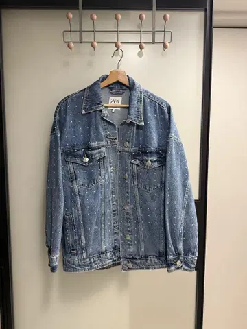 ZARA 큐빅 데님 자켓 s/m 사이즈