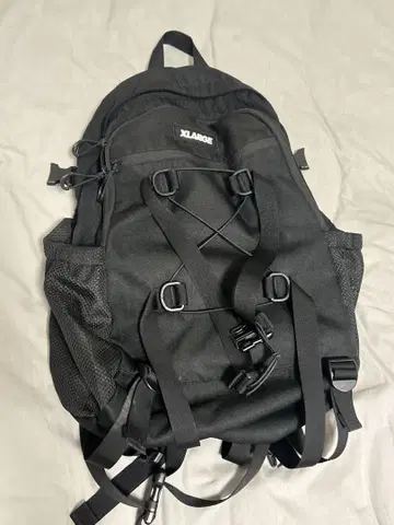XLARGE 블랙 백팩