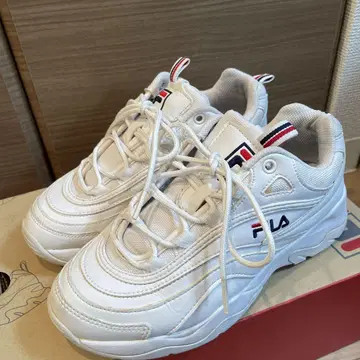 FILA 화이트 스니커즈