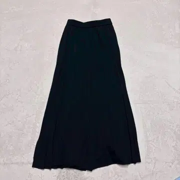 [ TRAFFIC ] ( F ) 롱 스커트 플리츠 가공 페미닌 모노톤