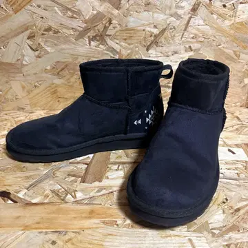 미사용급 [ VANS ] 어그 부츠 오르테가 무늬 인힐 25