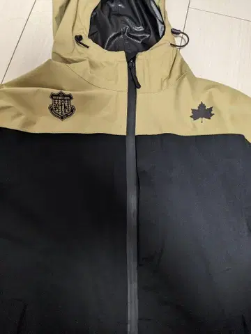 나일론 자켓 후드 부착 블랙/베이지