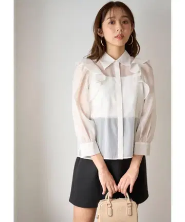 오간자 프릴 블라우스 스나이델