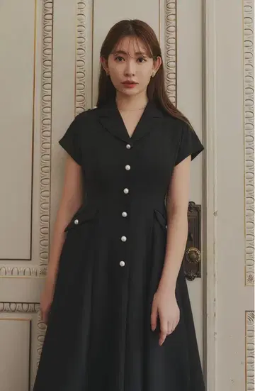 maison herlipto Vol.1 Pearl Button Dress