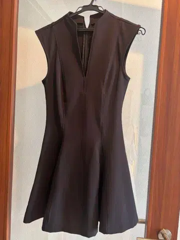 ZARA 새상품 블랙 슬리브리스 크레이프 미니 원피스 XS