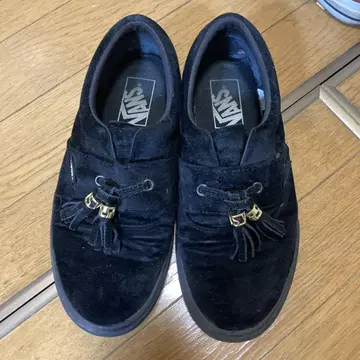VANS 블랙 스웨이드 스니커즈 태슬 포함