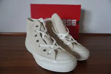 CONVERSE 베이지 하이컷 스니커즈