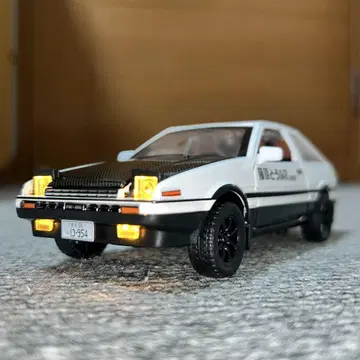 도요타 AE86 트레노 머리글자 D 1/32