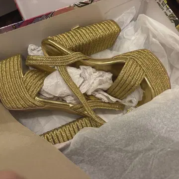 JEFFREY CAMPBELL 골드 하이힐