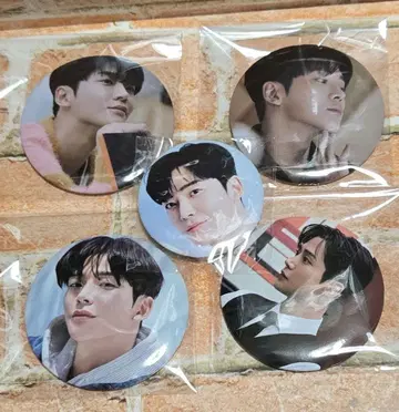 로운 굿즈 거울