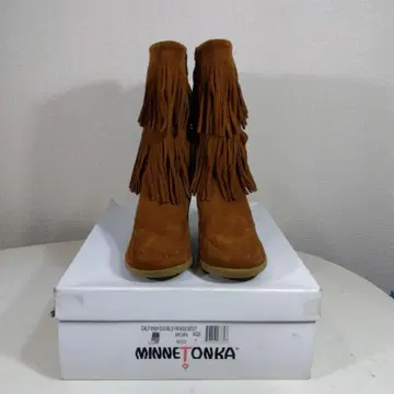 [ 24.0cm ] MINNETONKA 프린지 웨지 부츠 브라운