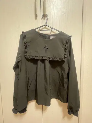 Ank Rouge 십자가 블라우스 지뢰