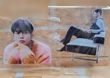 로운 굿즈 아크릴 스탠드