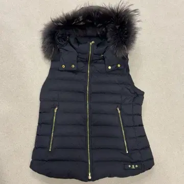 TATRAS 블랙 다운 베스트 퍼 포함 03